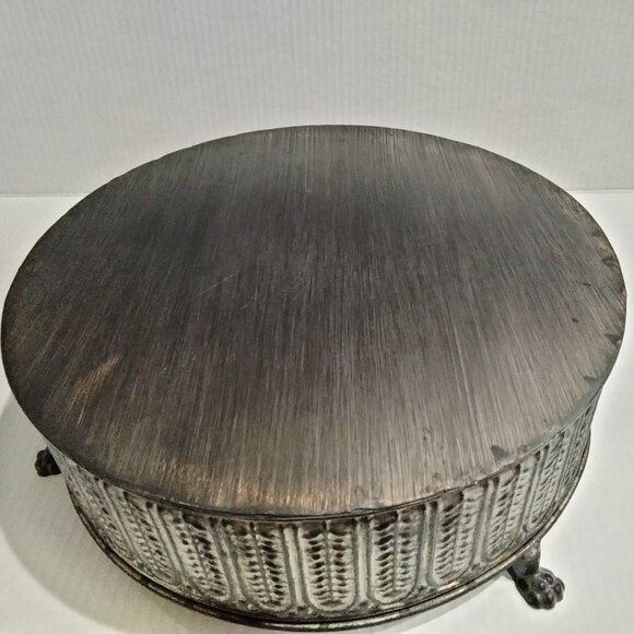 Round Metal Cake/Display Risers, Set of Two, Vintage, NWT - Picture 5 of 14